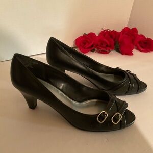 Women’s dress shoes